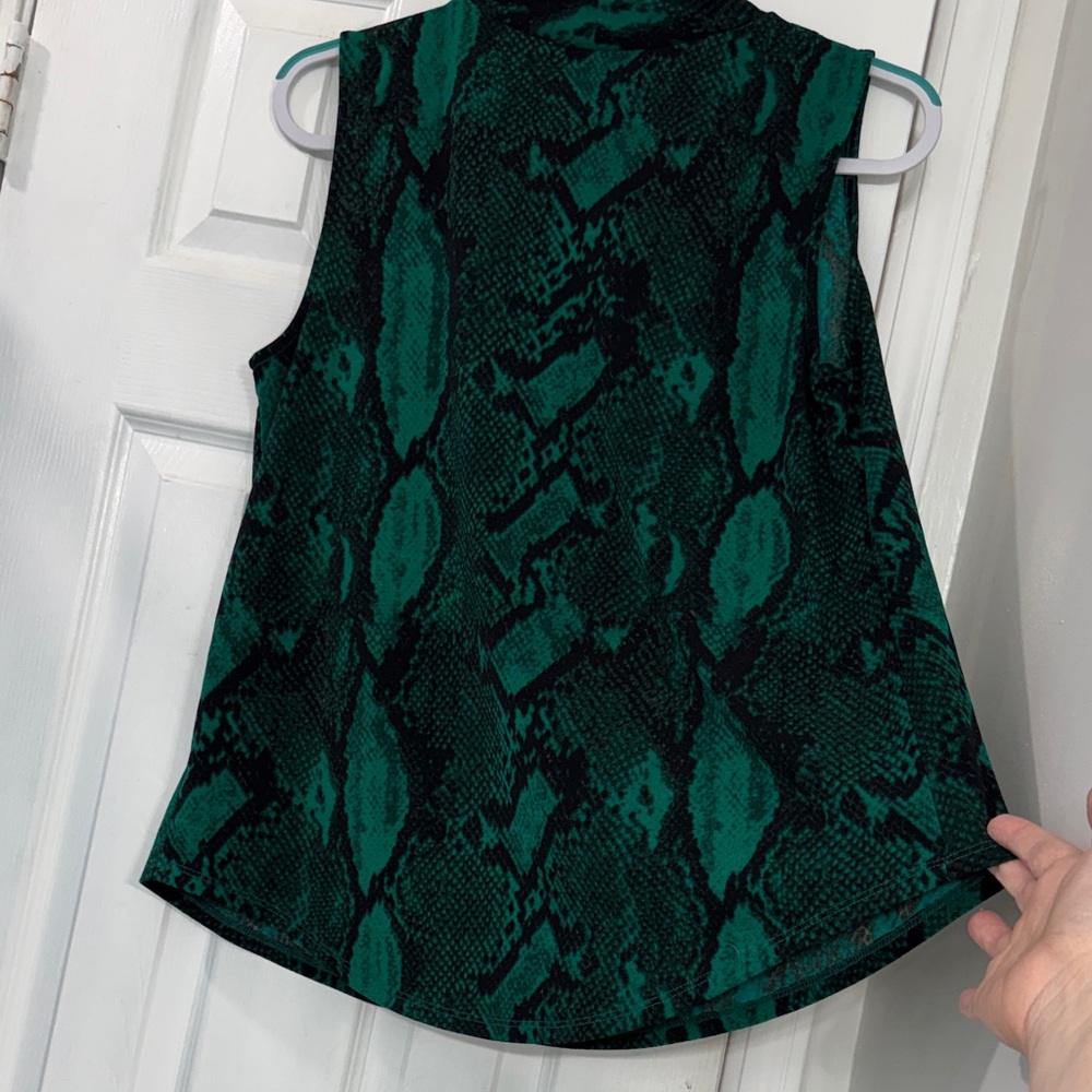 Worthington Green and Black Sleeveless Blouse - Picture 4 of 8